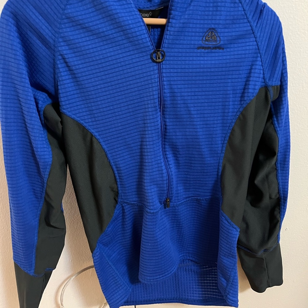 Nike ACG warm running long sleeved shirt. Men’s Small
